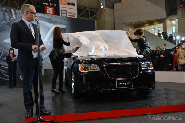 クライスラー 300 SRT 8(東京オートサロン13)