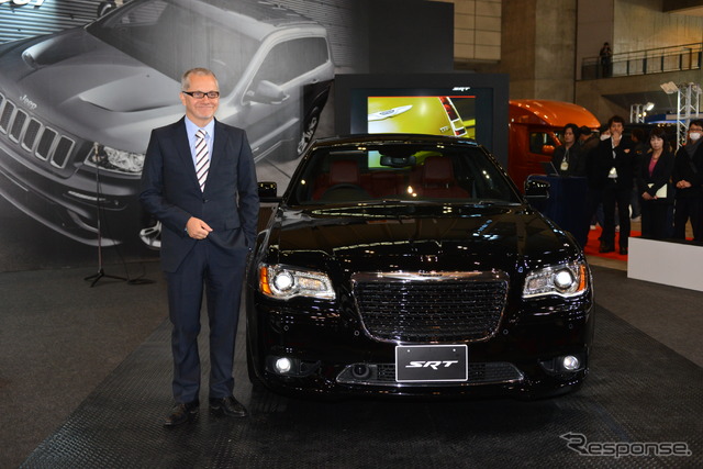 クライスラー 300 SRT 8(東京オートサロン13)