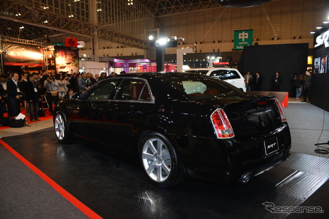 クライスラー 300 SRT 8(東京オートサロン13)