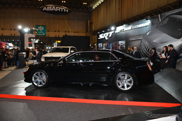 クライスラー 300 SRT 8(東京オートサロン13)