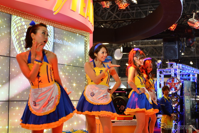 グッドイヤーブース(東京オートサロン13)
