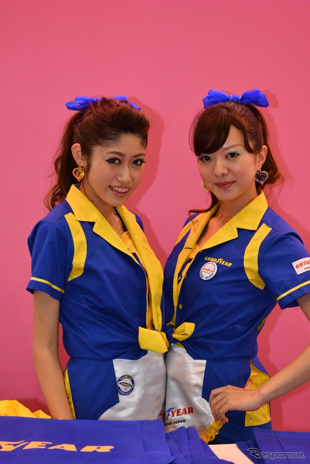 グッドイヤーブース(東京オートサロン13)