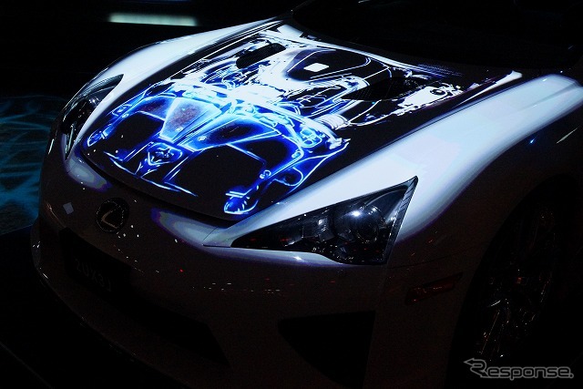 【東京オートサロン13】プロジェクションマッピング、オートサロンの展示にも導入