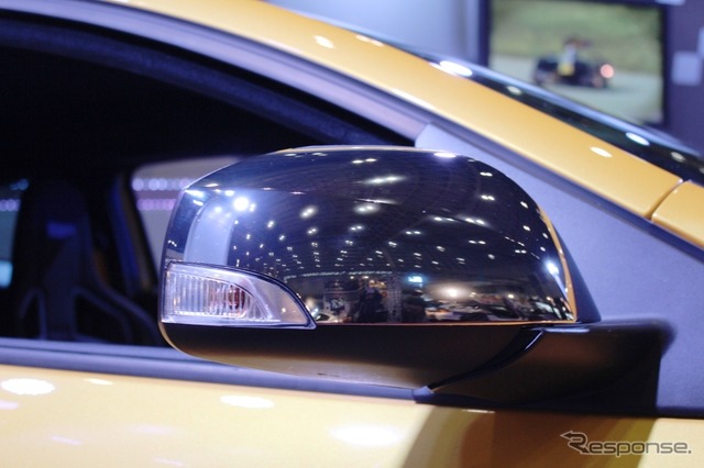 東京オートサロン13 ルノー・メガーヌRS