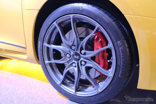 東京オートサロン13 ルノー・メガーヌRS