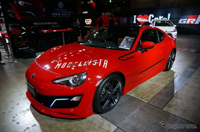 東京オートサロンの会場に出品された86のカスタマイズ車両