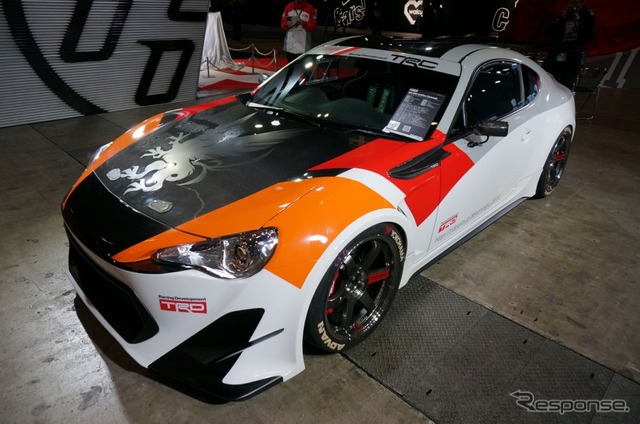 東京オートサロンの会場に出品された86のカスタマイズ車両