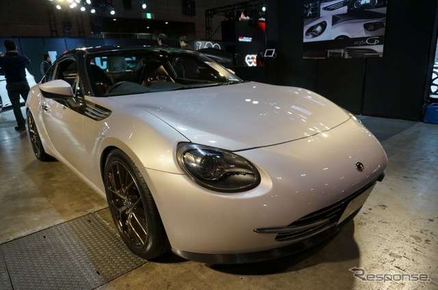 東京オートサロンの会場に出品された86のカスタマイズ車両