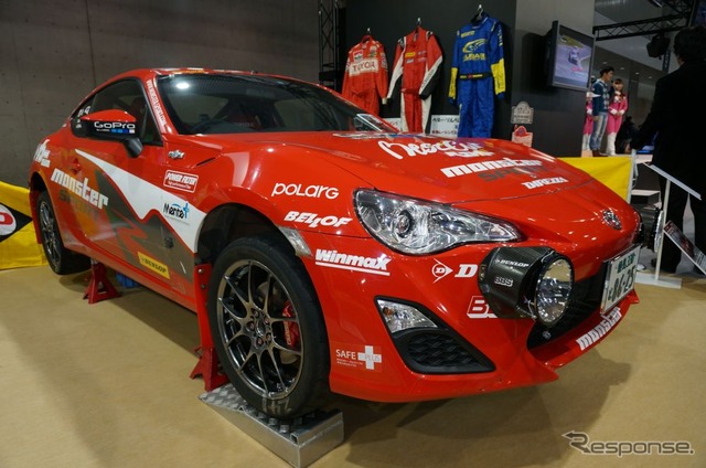東京オートサロンの会場に出品された86のカスタマイズ車両