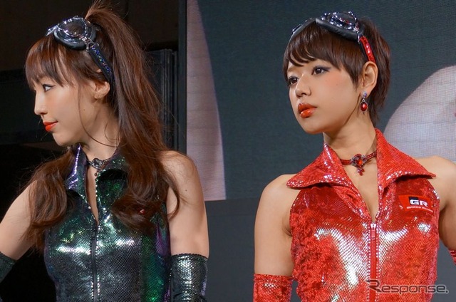 【東京オートサロン13】トヨタブースは巳年をイメージ?
