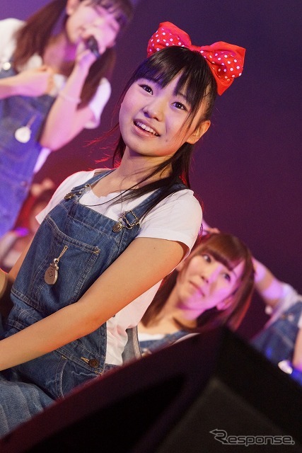 近年のオートサロンはクルマだけでなく、こうしたアイドル系のイベントも充実。新たな客層を積極的に取り入れている。
