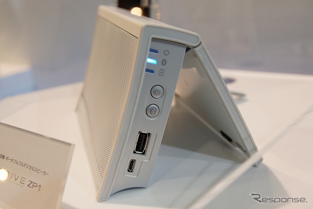 スマートフォンやタブレットとはBluetoothで接続する。