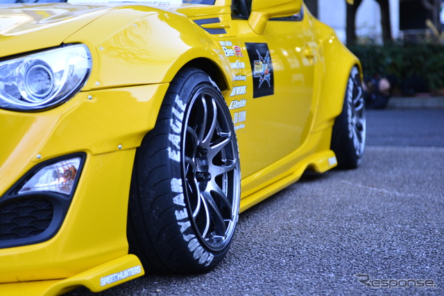 BEE・R x ROCKET BUNNY BRZ with GOODYEAR(東京オートサロン13)