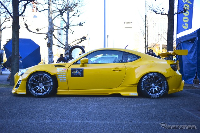 BEE・R x ROCKET BUNNY BRZ with GOODYEAR(東京オートサロン13)