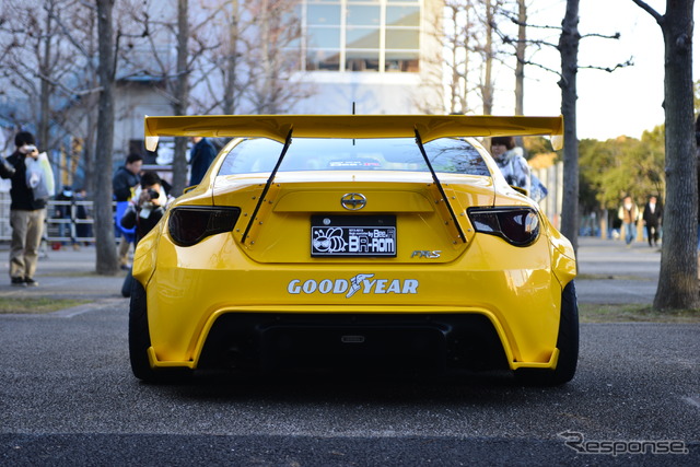 BEE・R x ROCKET BUNNY BRZ with GOODYEAR(東京オートサロン13)