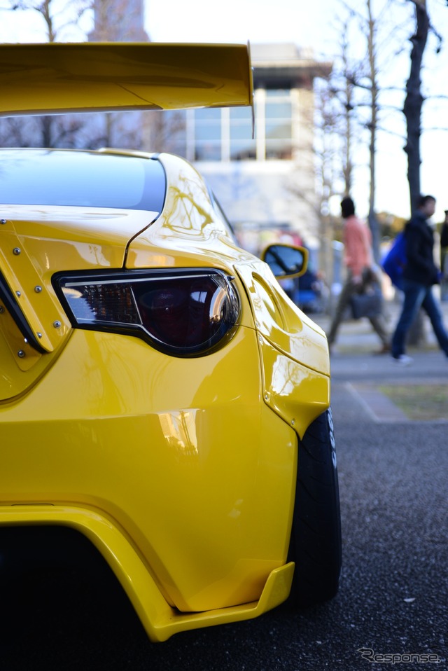 BEE・R x ROCKET BUNNY BRZ with GOODYEAR(東京オートサロン13)