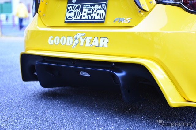 BEE・R x ROCKET BUNNY BRZ with GOODYEAR(東京オートサロン13)