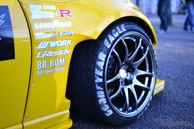 BEE・R x ROCKET BUNNY BRZ with GOODYEAR(東京オートサロン13)