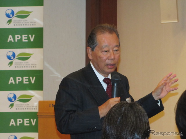 電気自動車普及協議会の福武總一郎会長