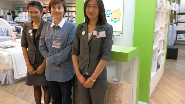 タイで働く女性たち 第12回 バンコク伊勢丹で健康枕を販売する栗原宏美さん