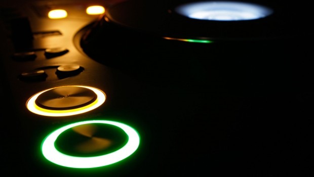 タイ国内で活躍するDJのミックス音源を堪能出来るサイト「UNDERGROUND BANGKOK」