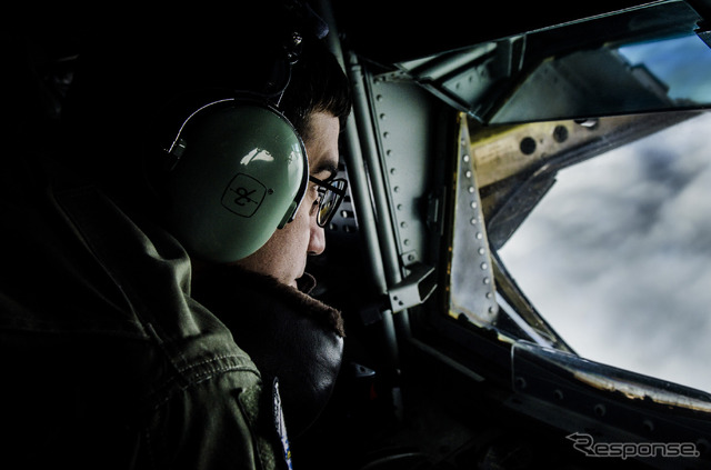 KC-135での空中給油作業