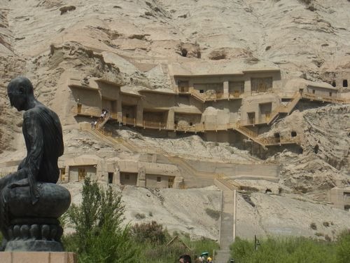 新疆南路を行く（13）　キジル千仏洞に出会う