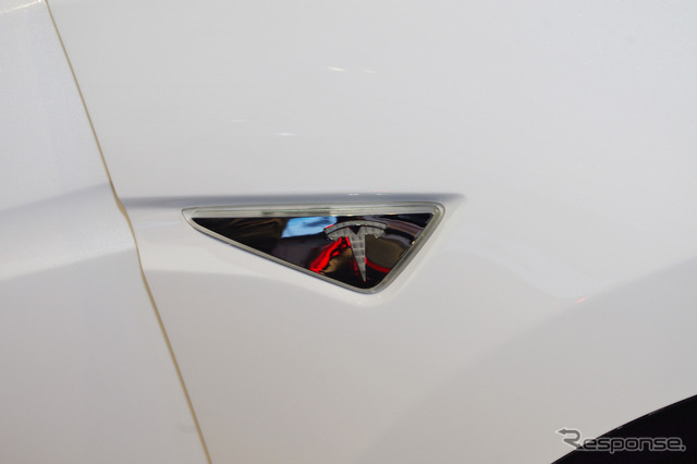 テスラ モデルX(デトロイトモーターショー13)