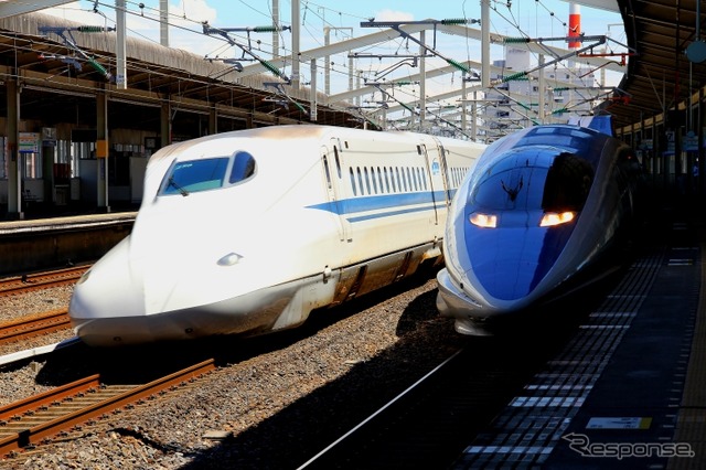 N700系と500系