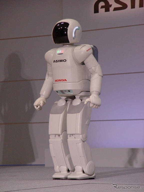 【ロボット新時代写真蔵】ホンダ アシモ は2005年に向けダッシュ