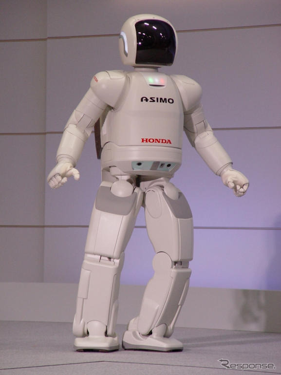 【ロボット新時代写真蔵】ホンダ アシモ は2005年に向けダッシュ