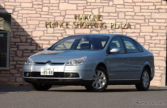 デザインの仕方…日産 フーガ の場合 その2“つり目”