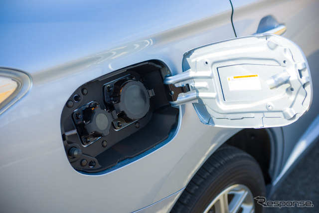 三菱・アウトランダー PHEV