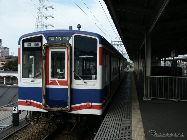 1月31日に25周年を迎えた愛知環状鉄道。1988年の開業時は国鉄101系の部品を再利用した100系電車が投入された。