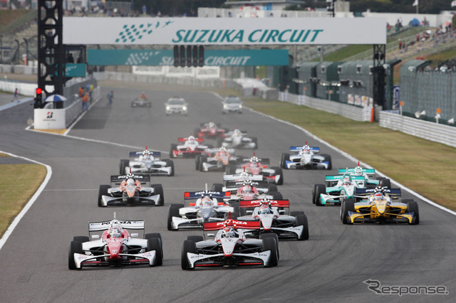 昨年11月の鈴鹿大会でのスタートシーン。今季SF初年度は4月に鈴鹿で開幕する。