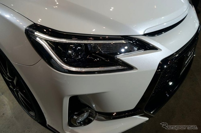 トヨタ マークX Gスポーツ “Carbon Roof” コンセプト(東京オートサロン13)