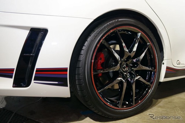 トヨタ マークX Gスポーツ “Carbon Roof” コンセプト(東京オートサロン13)