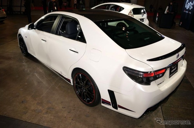 トヨタ マークX Gスポーツ “Carbon Roof” コンセプト(東京オートサロン13)
