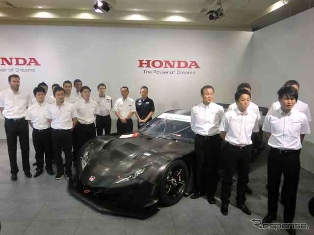 2013年のホンダのSUPER GT陣容。マシンはHSV-010 GT。