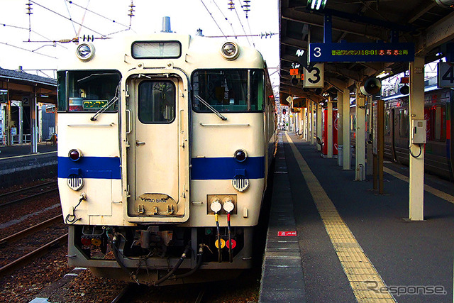 南宮崎駅に停車中の日南線車両 キハ40系(2010年4月)