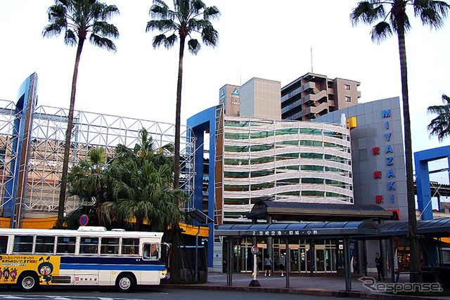 宮崎駅(2010年4月)