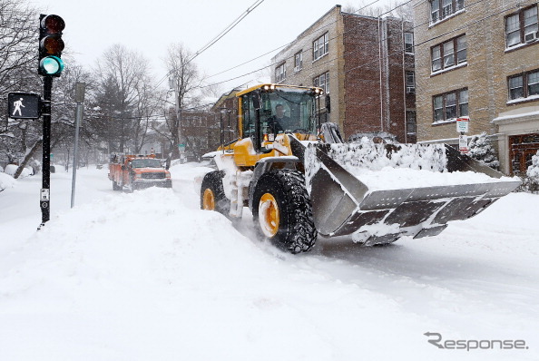 ニューヨーク、ニューイングランドを襲った猛吹雪