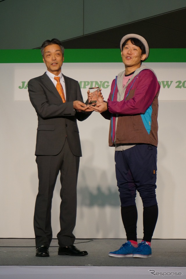 【ジャパンキャンピングカーショー】第1回アワードはペナルティ ヒデが受賞