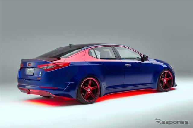 キア オプティマ ハイブリッドのスーパーマン仕様