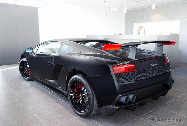 ランボルギーニ・ガヤルド LP570-4 スーパートロフェオ・ストラダーレ・ブラック・フォー・ジャパン