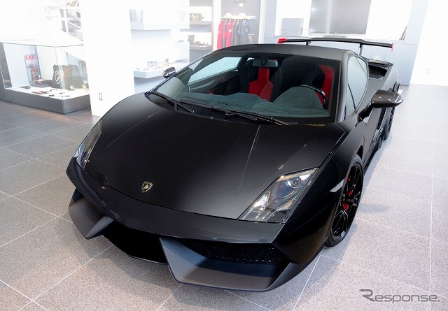 ランボルギーニ・ガヤルド LP570-4 スーパートロフェオ・ストラダーレ・ブラック・フォー・ジャパン