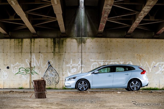 ボルボ・V40 T4