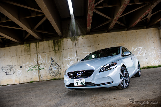 ボルボ V40