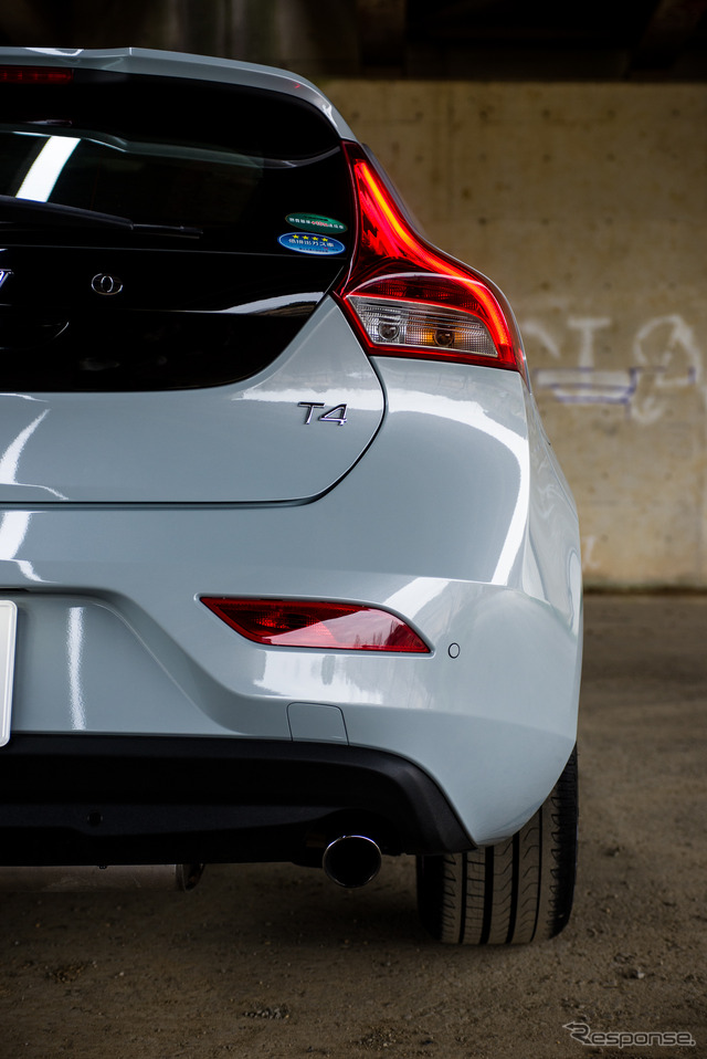 ボルボ V40