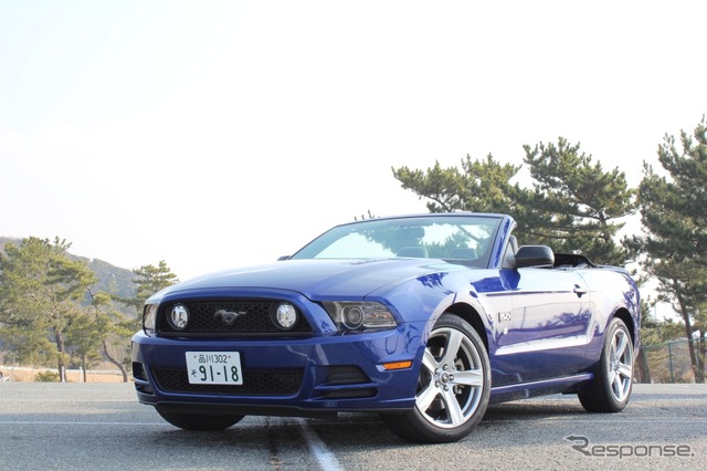 フォード・マスタング V8 GT コンバーチブル